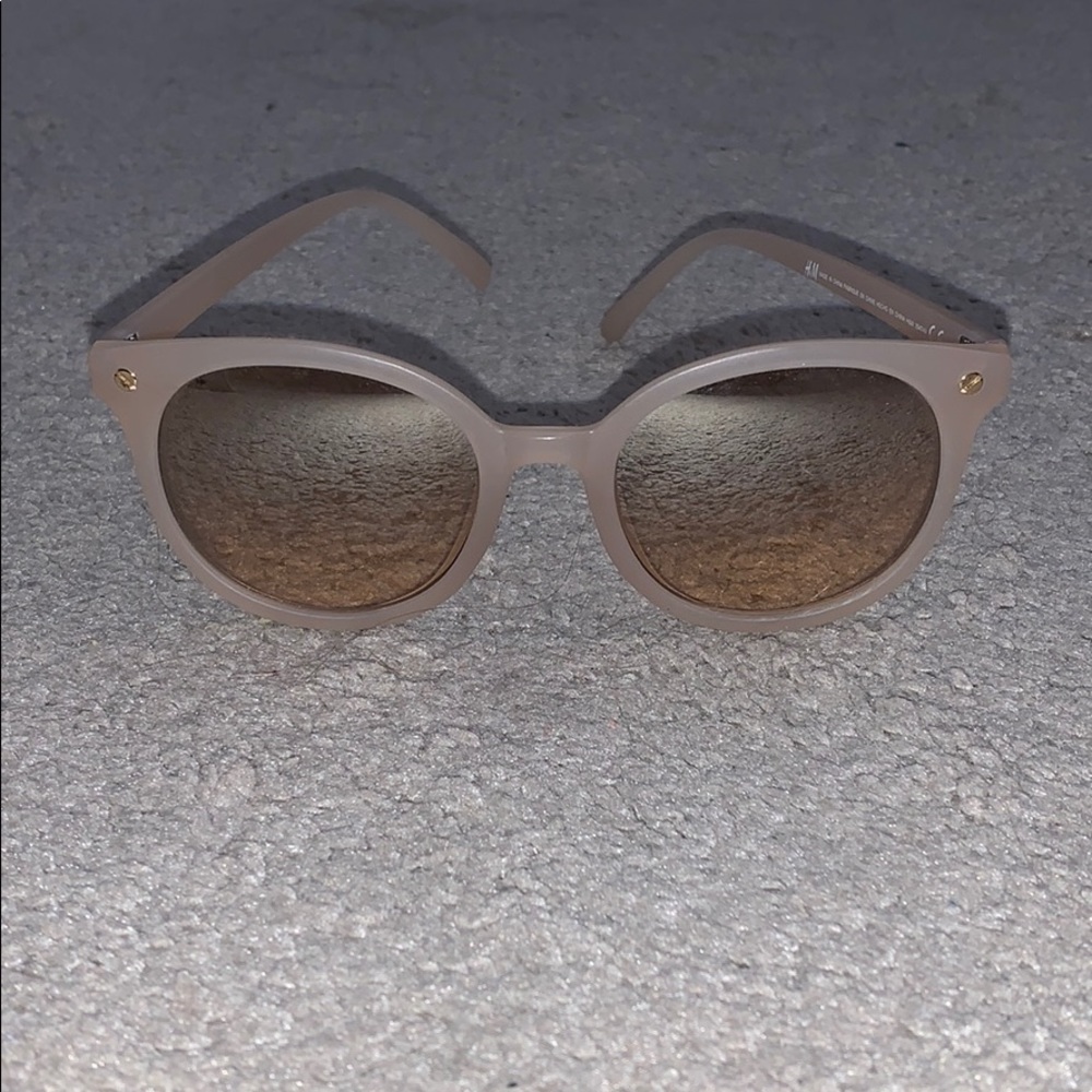 Plastic framed sunglasses